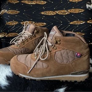 Going out of Sale-Sale!!!!  
Brown Suede Quilted Danner Hiking Boots